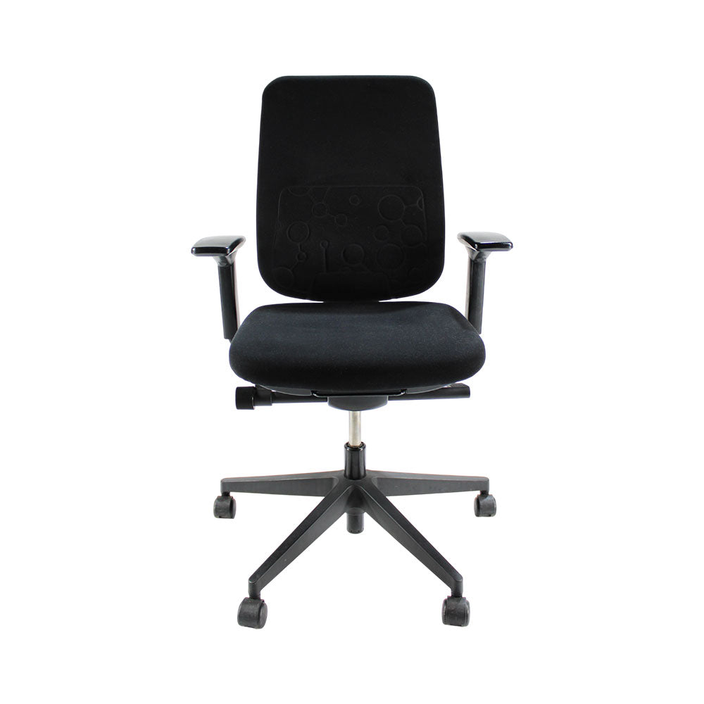 <tc>Steelcase</tc>: Sedia da ufficio Reply Air con struttura nera in tessuto nero - Ricondizionata
