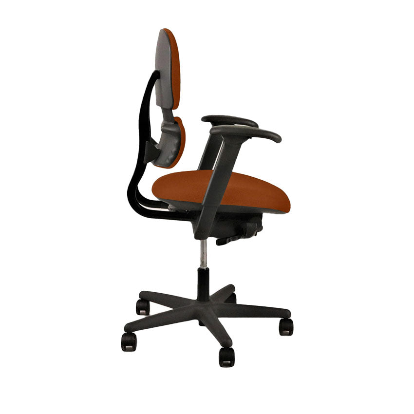 <tc>KI</tc>: <tc>Impulse</tc> Sedia da ufficio in pelle marrone chiaro - Ricondizionata