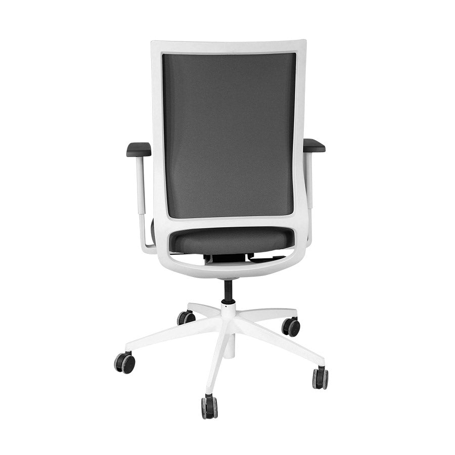 <tc>Sedus</tc>: <tc>Quarterback</tc> Sedia da ufficio con struttura bianca in tessuto grigio - Ricondizionata