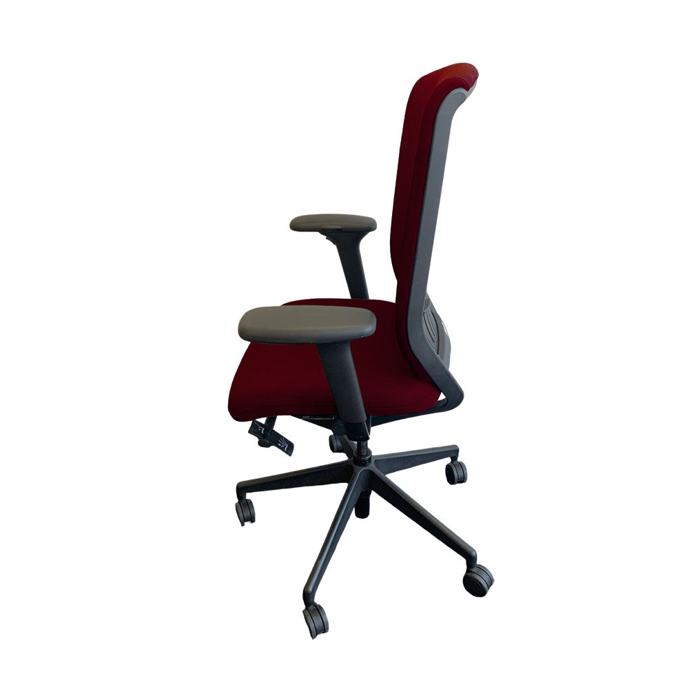 <tc>Senator</tc>: Sedia Evolve con schienale alto e braccioli regolabili in altezza in pelle bordeaux - Ristrutturata