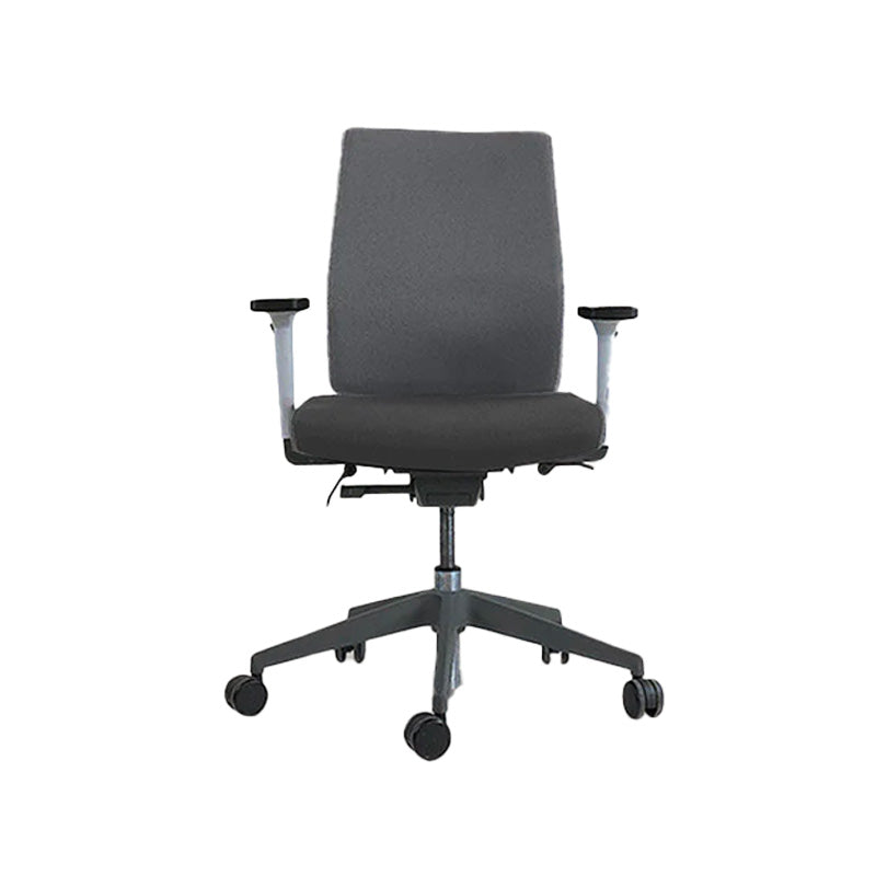 <tc>Senator</tc>: Sedia da lavoro Free Flex in tessuto grigio con braccioli - Ricondizionata