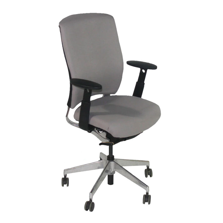 <tc>Senator</tc>: Sedia da ufficio Enigma S21 con struttura in alluminio e tessuto grigio - Ricondizionata
