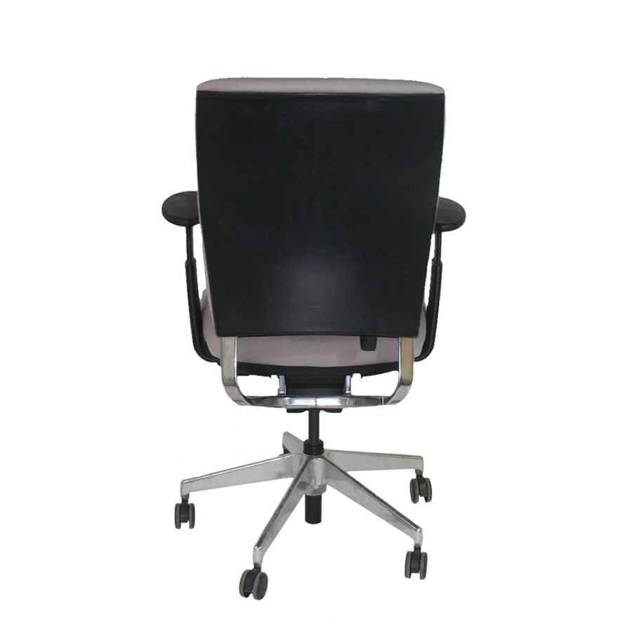 <tc>Senator</tc>: Sedia da ufficio Enigma S21 con struttura in alluminio e tessuto grigio - Ricondizionata