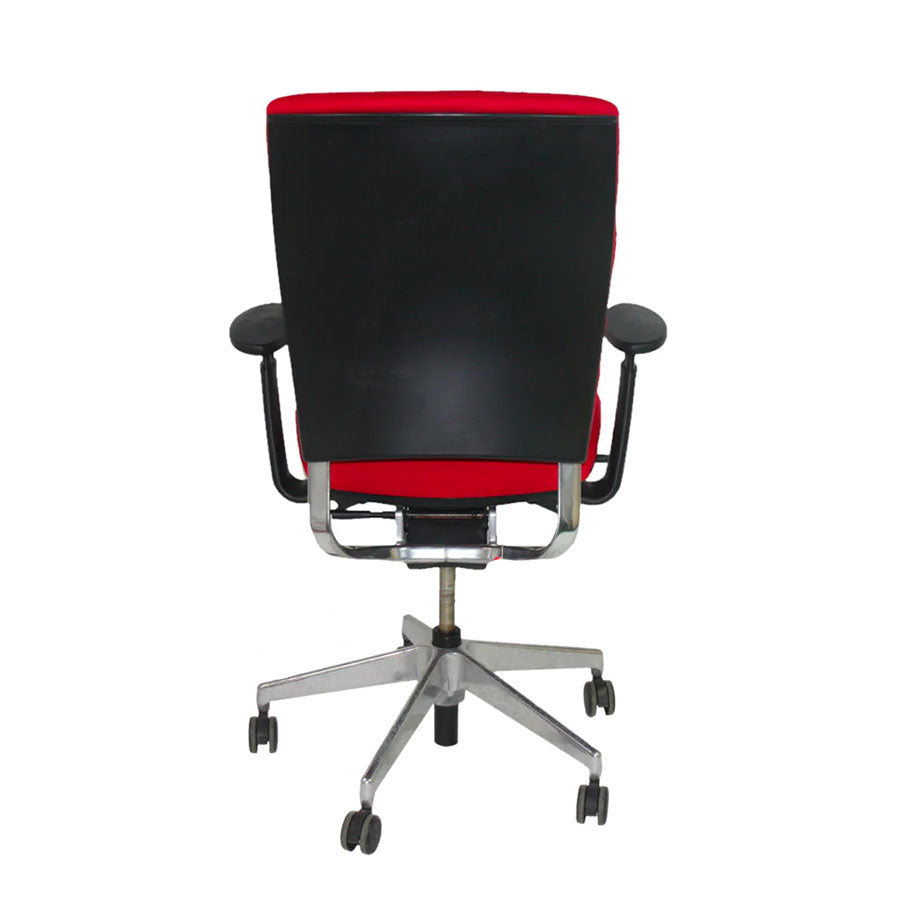 <tc>Senator</tc>: Sedia da ufficio Enigma S21 con struttura in alluminio e tessuto rosso - Ricondizionata