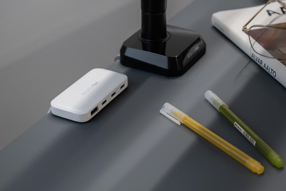 Modulo di alimentazione Pico On-Desk o Under-Desk in bianco