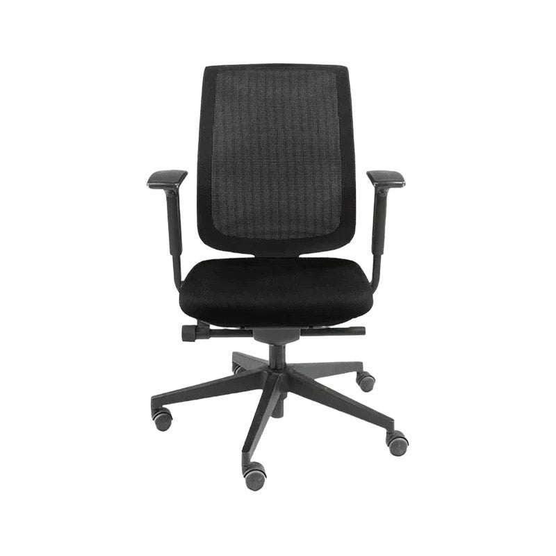 <tc>Steelcase</tc>: Sedia da ufficio Reply con schienale in rete in tessuto nero - Ricondizionata