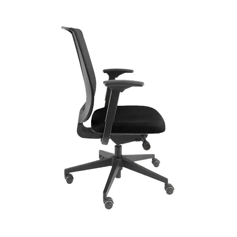 <tc>Steelcase</tc>: Sedia da ufficio Reply con schienale in rete in tessuto nero - Ricondizionata
