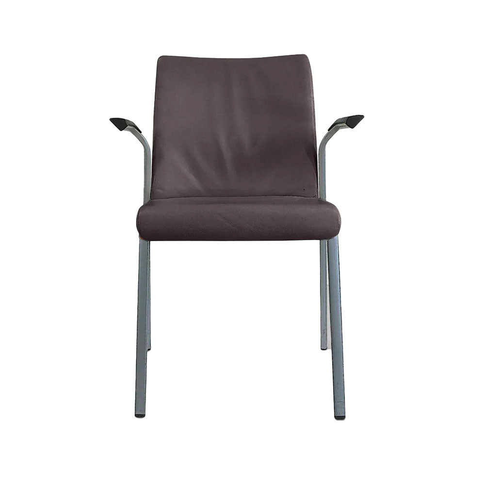 <tc>Steelcase</tc>: Sedia impilabile in tessuto grigio - Ristrutturata