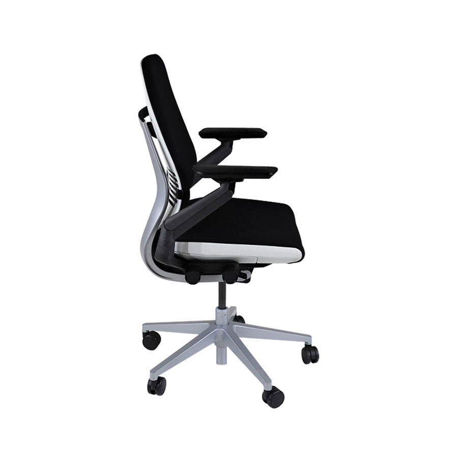 <tc>Steelcase</tc>: Sedia da ufficio ergonomica Gesture - Tessuto nero - Ricondizionata