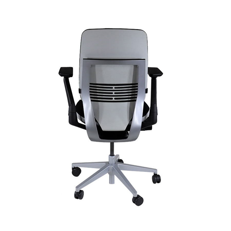 <tc>Steelcase</tc>: Sedia da ufficio ergonomica Gesture - Tessuto nero - Ricondizionata