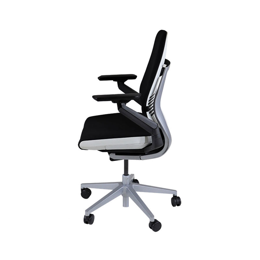 <tc>Steelcase</tc>: Sedia da ufficio ergonomica Gesture - Tessuto nero - Ricondizionata