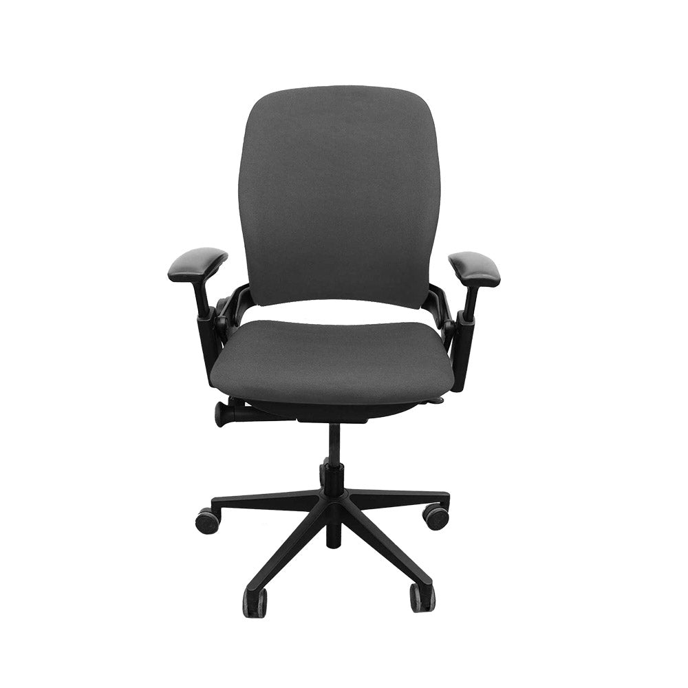 <tc>Steelcase</tc>: <tc>Leap V2</tc> Sedia da ufficio con braccioli regolabili in altezza - Tessuto grigio - Ricondizionata