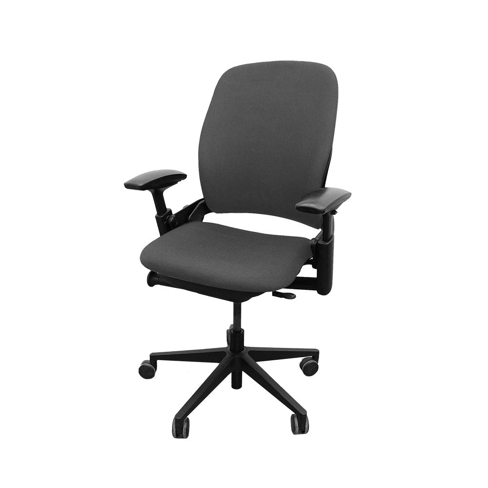 <tc>Steelcase</tc>: <tc>Leap V2</tc> Sedia da ufficio con braccioli regolabili in altezza - Tessuto grigio - Ricondizionata