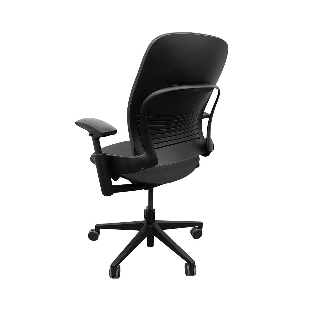 <tc>Steelcase</tc>: <tc>Leap V2</tc> Sedia da ufficio con braccioli regolabili in altezza - Tessuto grigio - Ricondizionata