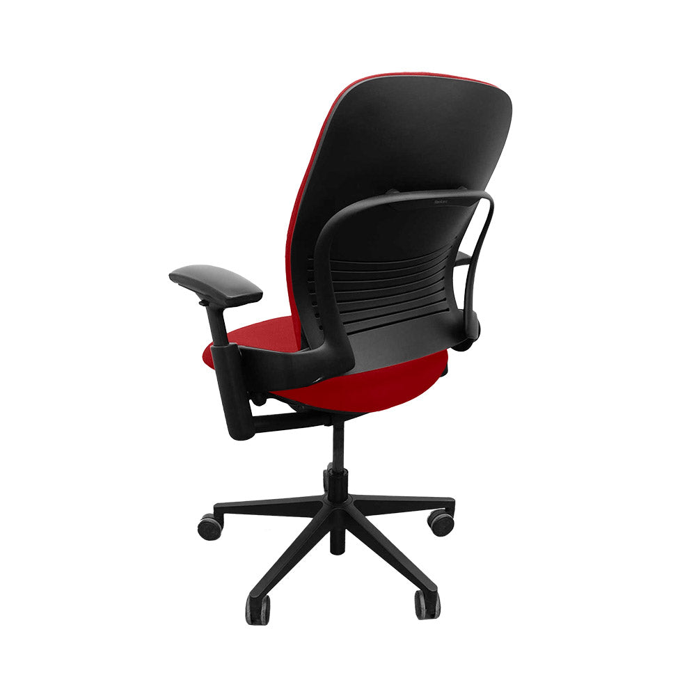 <tc>Steelcase</tc>: <tc>Leap V2</tc> Sedia da ufficio con braccioli regolabili in altezza - Tessuto rosso - Ricondizionata