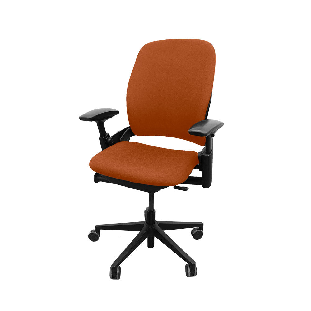 <tc>Steelcase</tc>: <tc>Leap V2</tc> Sedia da ufficio con braccioli regolabili in altezza - Pelle marrone chiaro - Ricondizionata