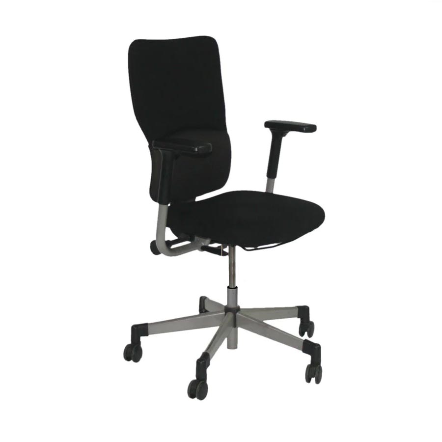 <tc>Steelcase</tc>: <tc>Lets B</tc> - Sedia operativa con schienale alto in tessuto nero - Ristrutturata
