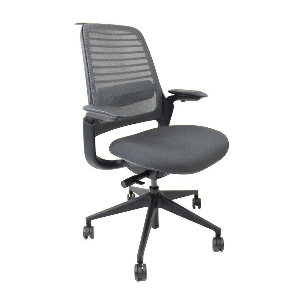 <tc>Steelcase</tc>: Sedia da ufficio ergonomica Serie 1 in tessuto grigio - Ricondizionata