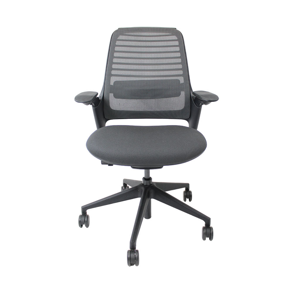 <tc>Steelcase</tc>: Sedia da ufficio ergonomica Serie 1 in tessuto grigio - Ricondizionata