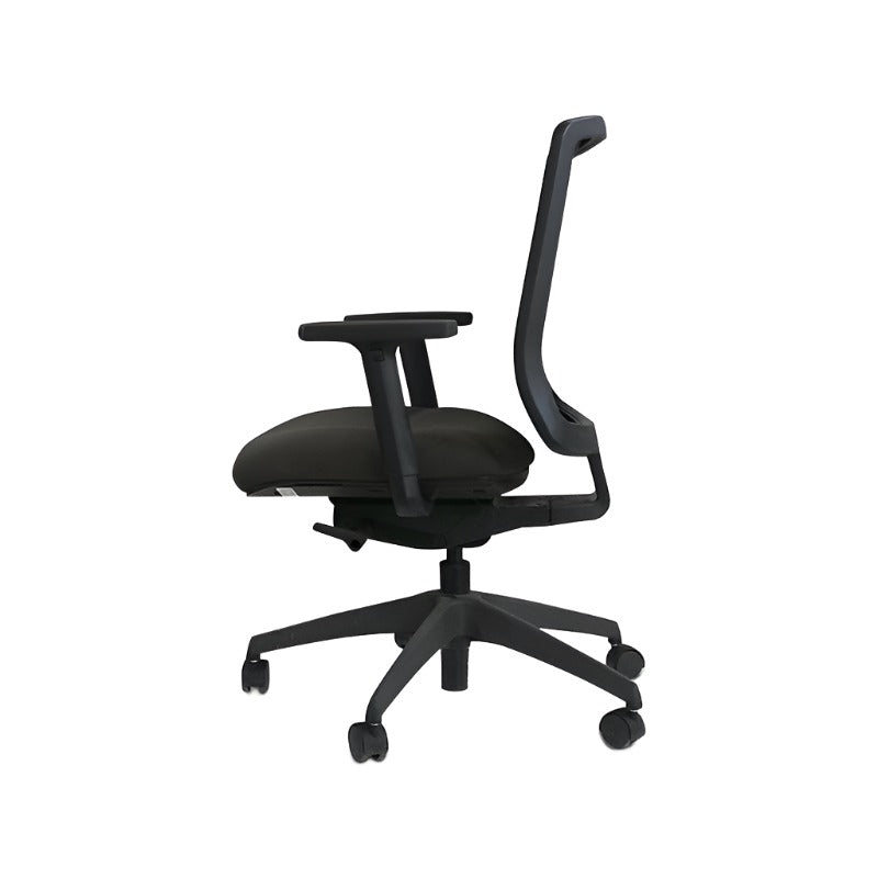 <tc>Steelcase</tc>: Sedia operativa Reply (struttura nera) - Ricondizionata