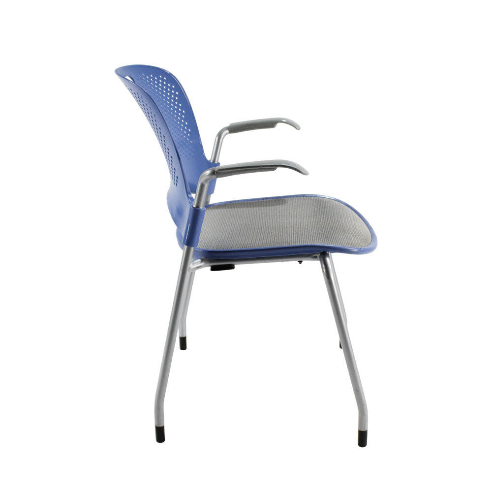 <tc>Herman Miller</tc>: Sedia Caper in rete blu/grigio - Ristrutturata
