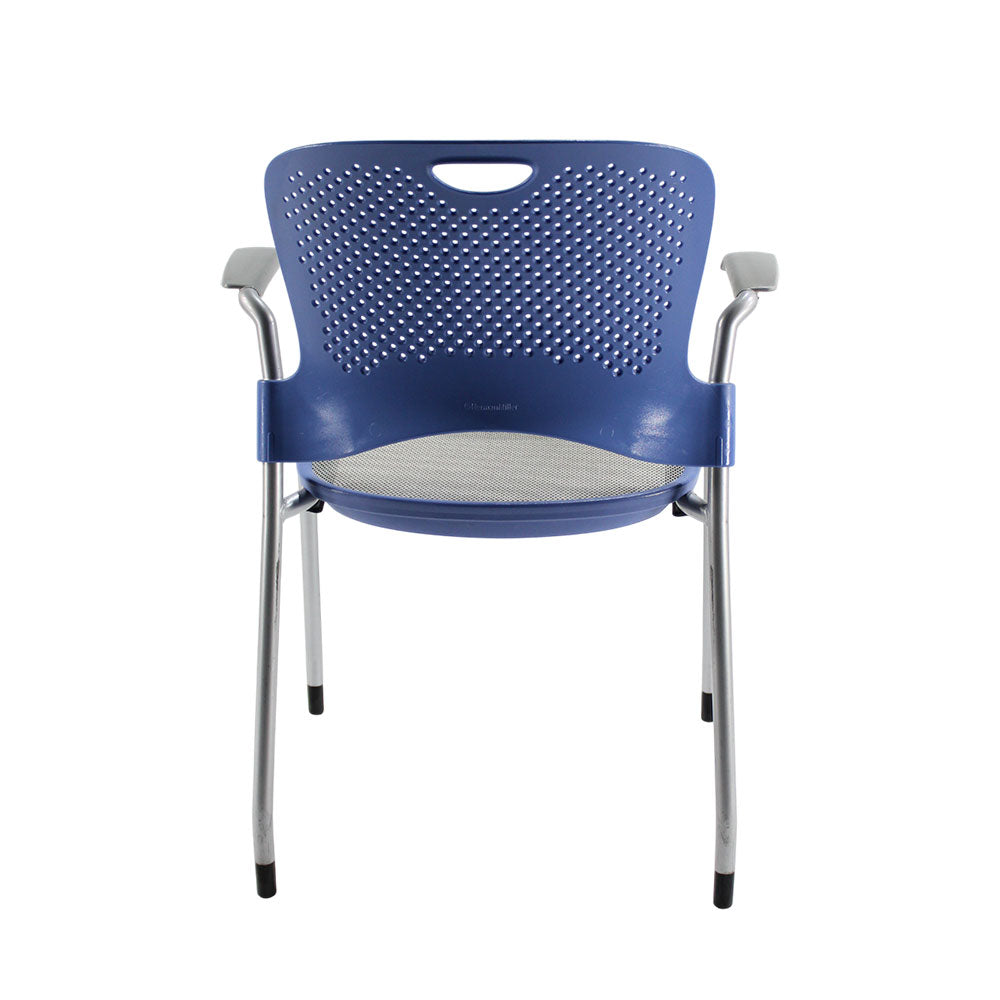 <tc>Herman Miller</tc>: Sedia Caper in rete blu/grigio - Ristrutturata