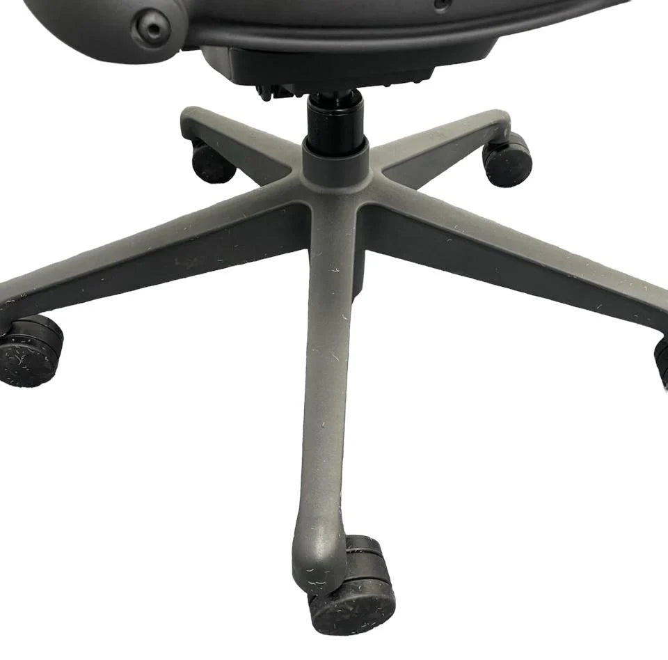 <tc>Herman Miller</tc>: <tc>Size B</tc> Aeron Remastered - Ricondizionato