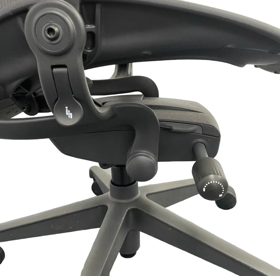<tc>Herman Miller</tc>: <tc>Size B</tc> Aeron Remastered - Ricondizionato