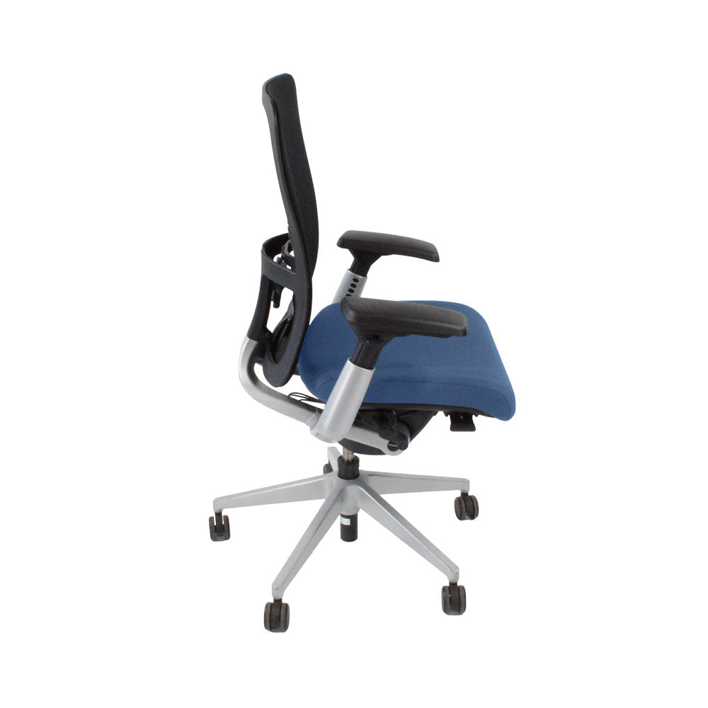 <tc>Haworth</tc>: <tc>Zody Comforto</tc> Sedia operativa 89 in tessuto blu/struttura grigia - Ricondizionata