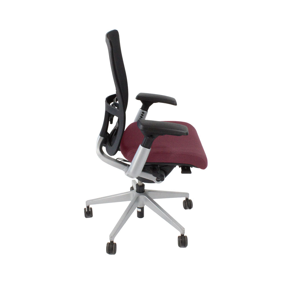 <tc>Haworth</tc>: <tc>Zody Comforto</tc> Sedia operativa 89 in pelle bordeaux/struttura grigia - Ricondizionata
