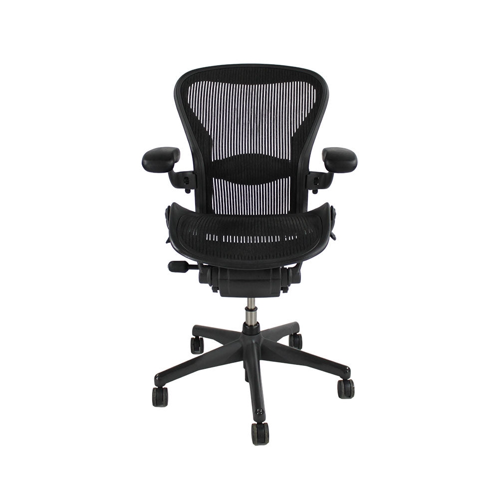 <tc>Herman Miller</tc>: Aeron - <tc>Size B</tc> - Full House (Grafite) - Ristrutturato