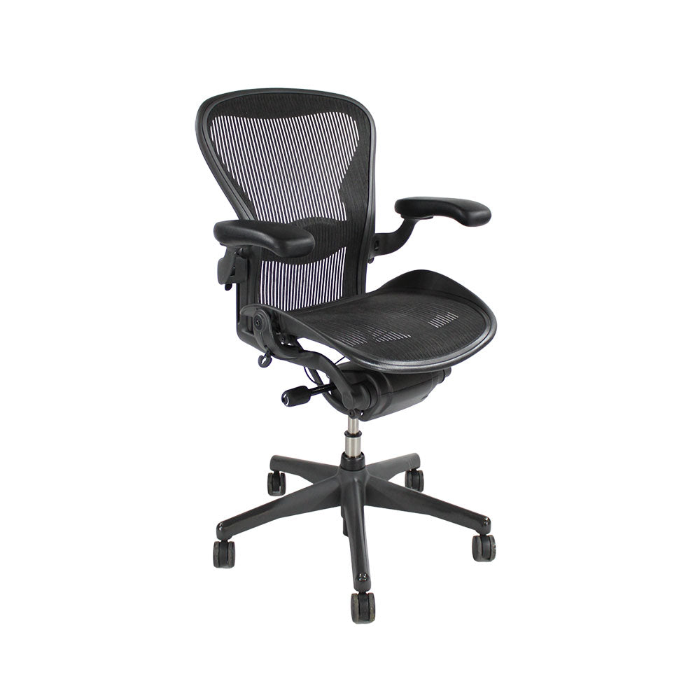 <tc>Herman Miller</tc>: Aeron - <tc>Size B</tc> - Full House (Grafite) - Ristrutturato