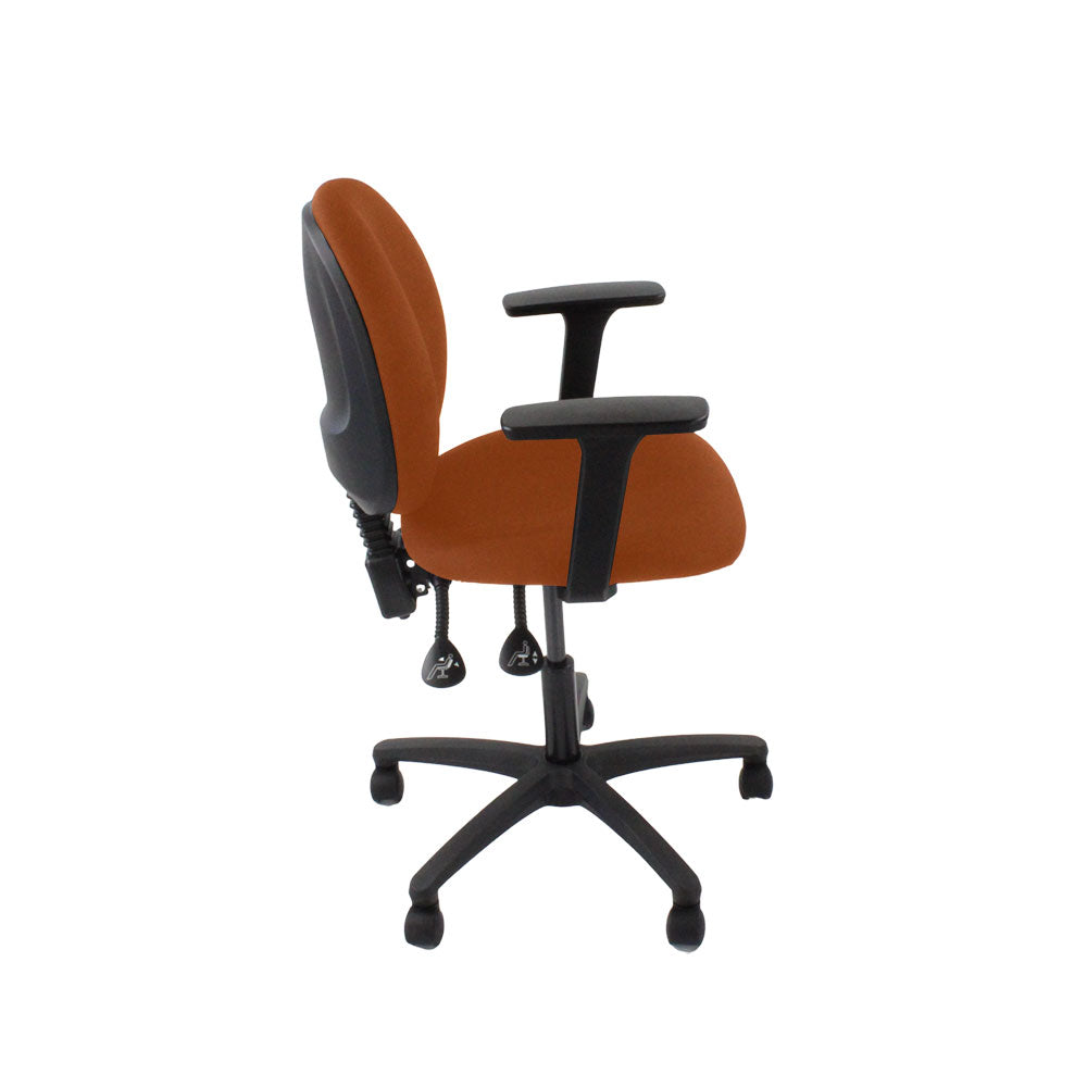 Sassoni: <tc>Scoop</tc> Sedia da operatore in pelle marrone chiaro - Ristrutturata