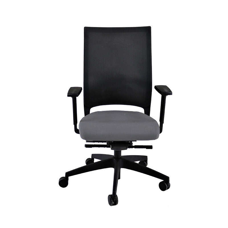<tc>Sedus</tc>: <tc>Quarterback</tc> Sedia da ufficio con struttura nera in tessuto grigio - Ricondizionata