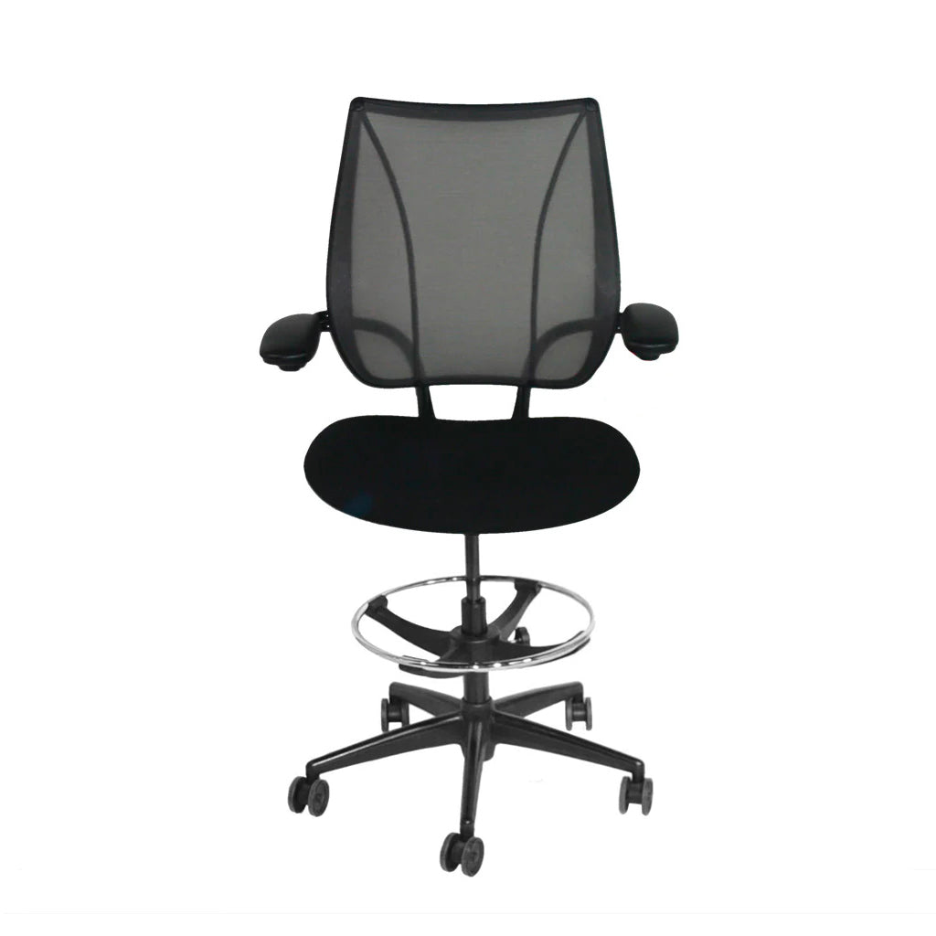 <tc>Humanscale</tc>: <tc>Liberty</tc> Sedia da disegnatore in tessuto nero - Ristrutturata