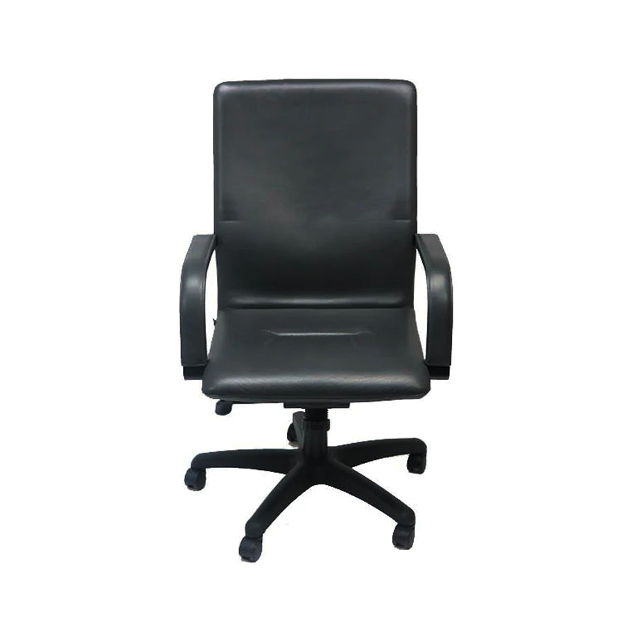 Nienkamper: Senator Boardroom Chair - Refurbished