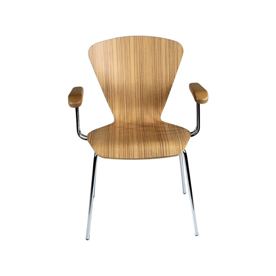 Nowy Styl: sedia da caffè in legno con le braccia - rinnovata
