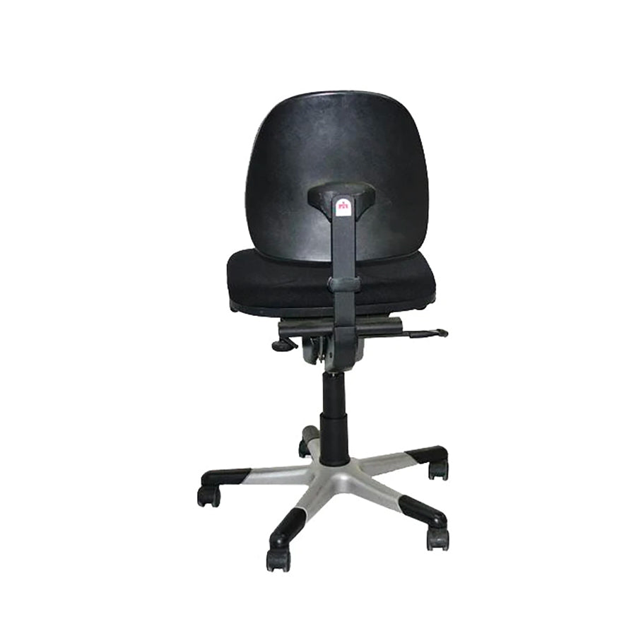 RH Logic: 2 Ergonomic Task Chair - Refurbished