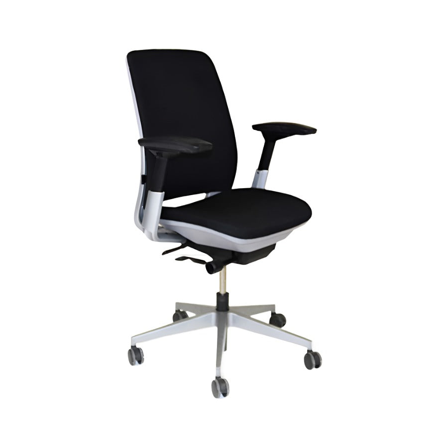 <tc>Steelcase</tc>: Sedia da ufficio Amia con struttura argentata - Ricondizionata