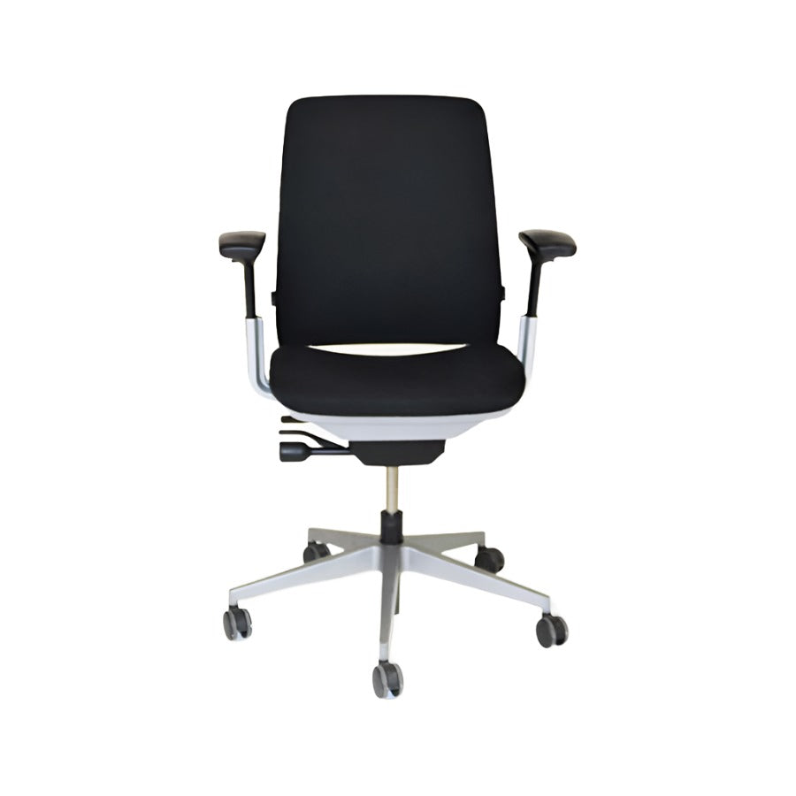 <tc>Steelcase</tc>: Sedia da ufficio Amia con struttura argentata - Ricondizionata