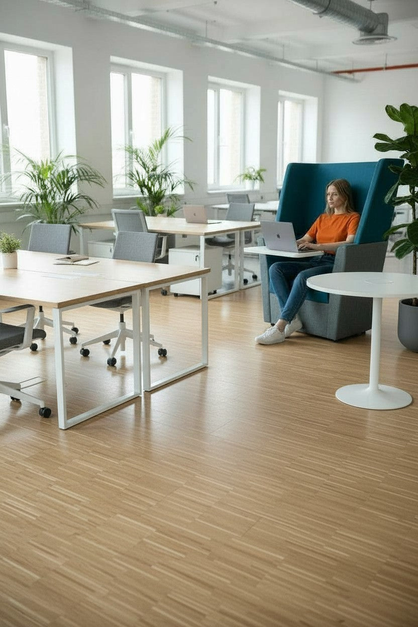 Orangebox: divano singolo con schienale alto verde acqua scuro e grigio Away From The Desk (AFTD): - Ristrutturato