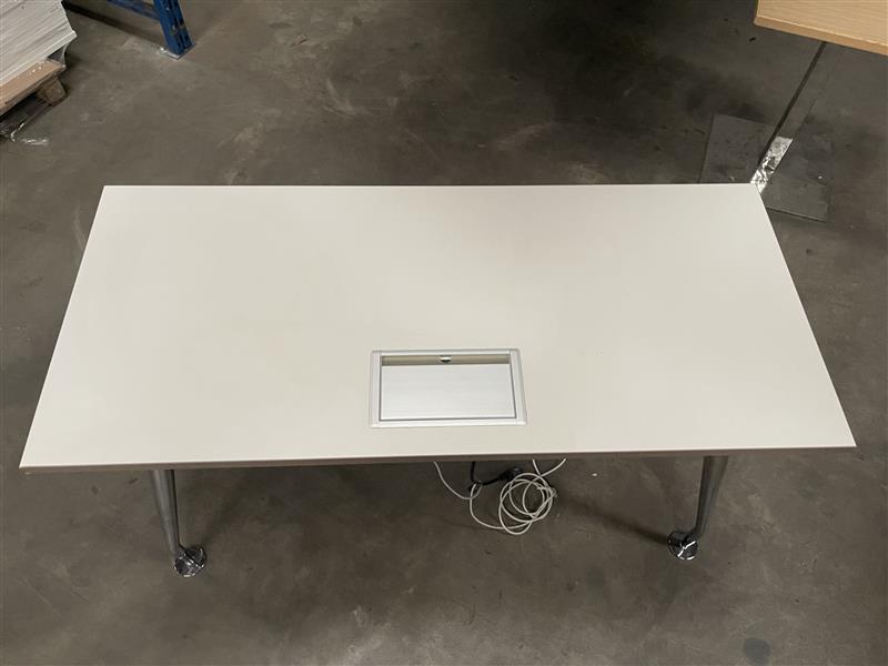 Orangebox: Obvia Office Desk - Refurbished