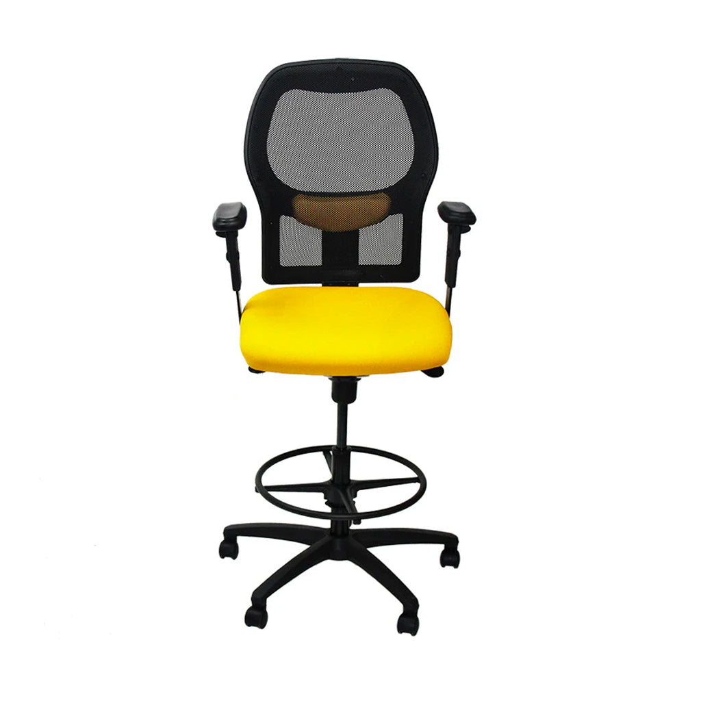 Ahrend: Sedia da disegnatore tipo 160 in tessuto giallo - base nera - rinnovata