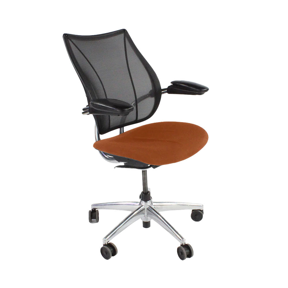 Humanscale: sedia operativa Liberty in pelle marrone chiaro/struttura in alluminio - rinnovata