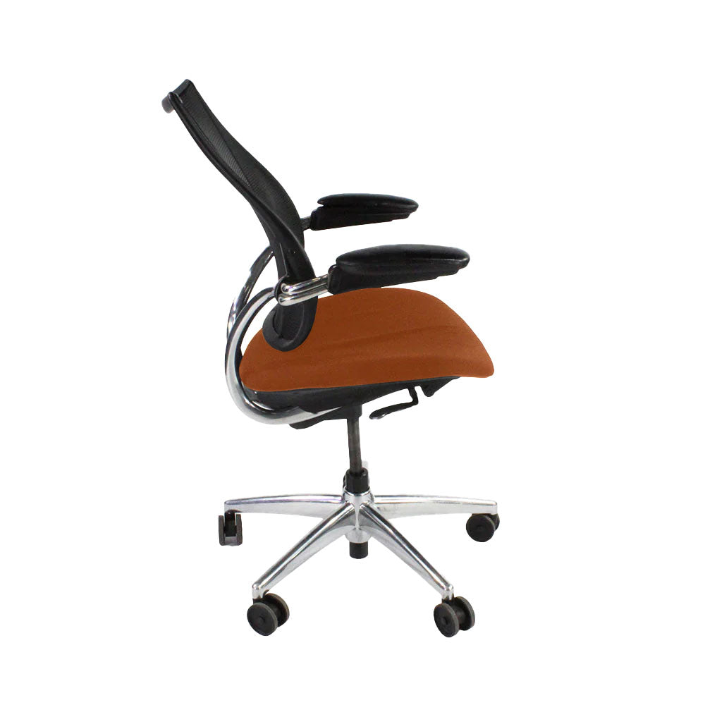 Humanscale: sedia operativa Liberty in pelle marrone chiaro/struttura in alluminio - rinnovata