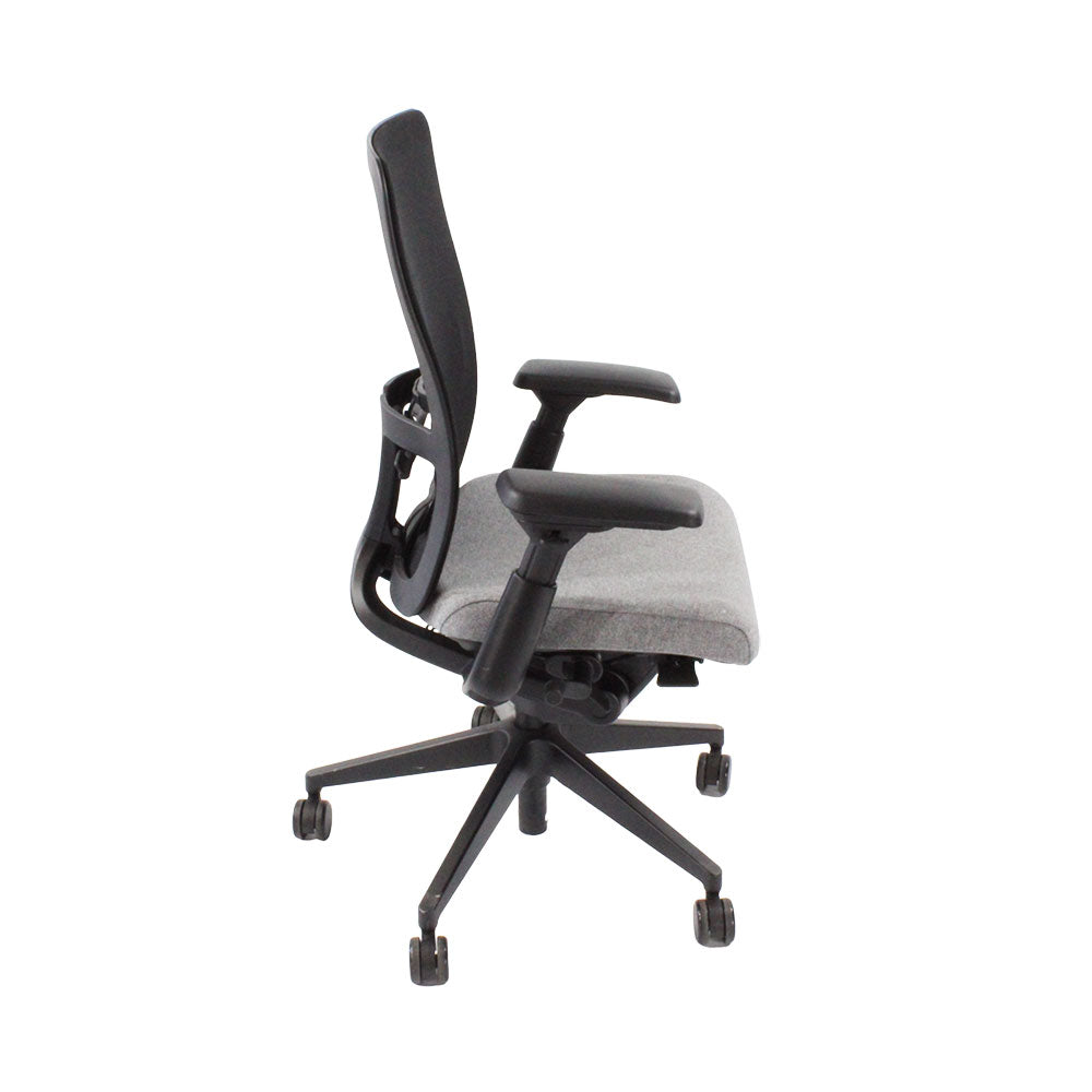 Haworth: sedia operativa Zody Comforto 89 in tessuto grigio/struttura nera - rinnovata