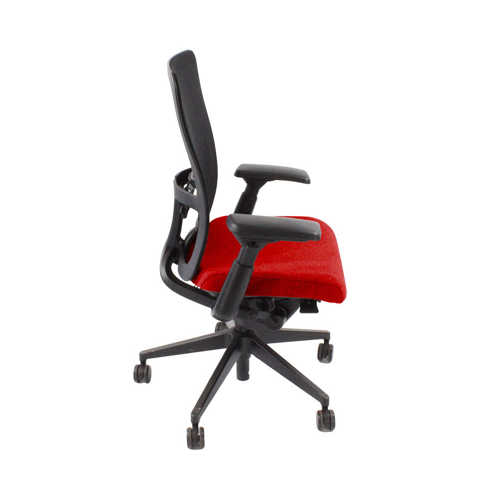 Haworth: sedia operativa Zody Comforto 89 in tessuto rosso/struttura nera - rinnovata