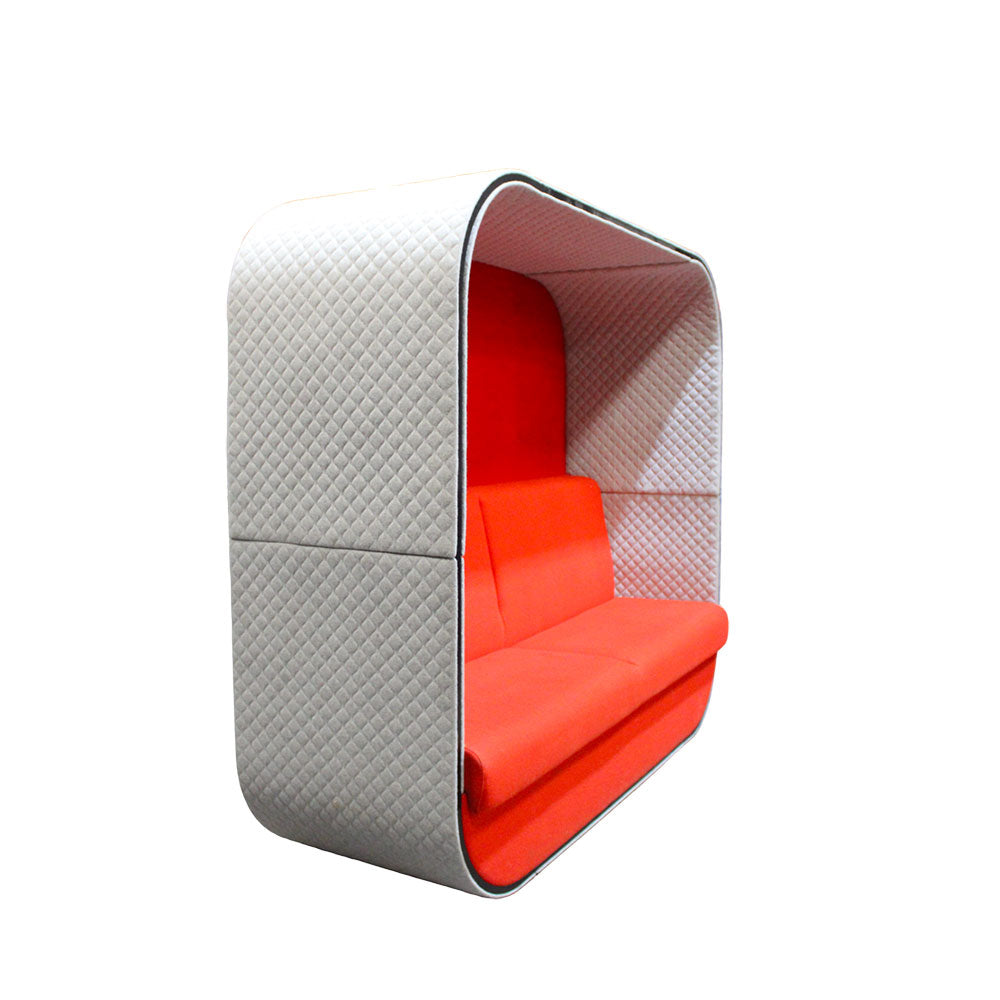 Boss Design: cabina per riunioni Cocoon COC/1 in tessuto grigio/rosso - rinnovata