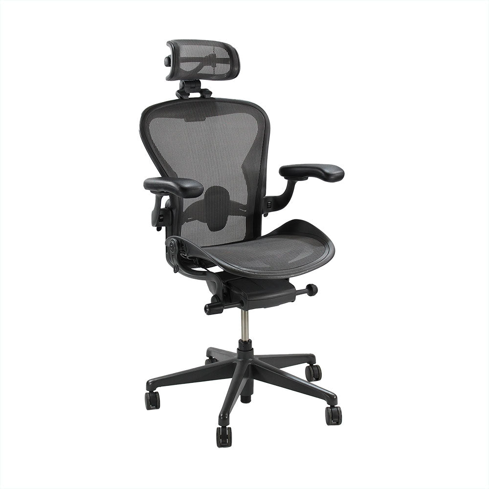 Herman Miller: Aeron taglia B rimasterizzato con poggiatesta in grafite - Ricondizionato