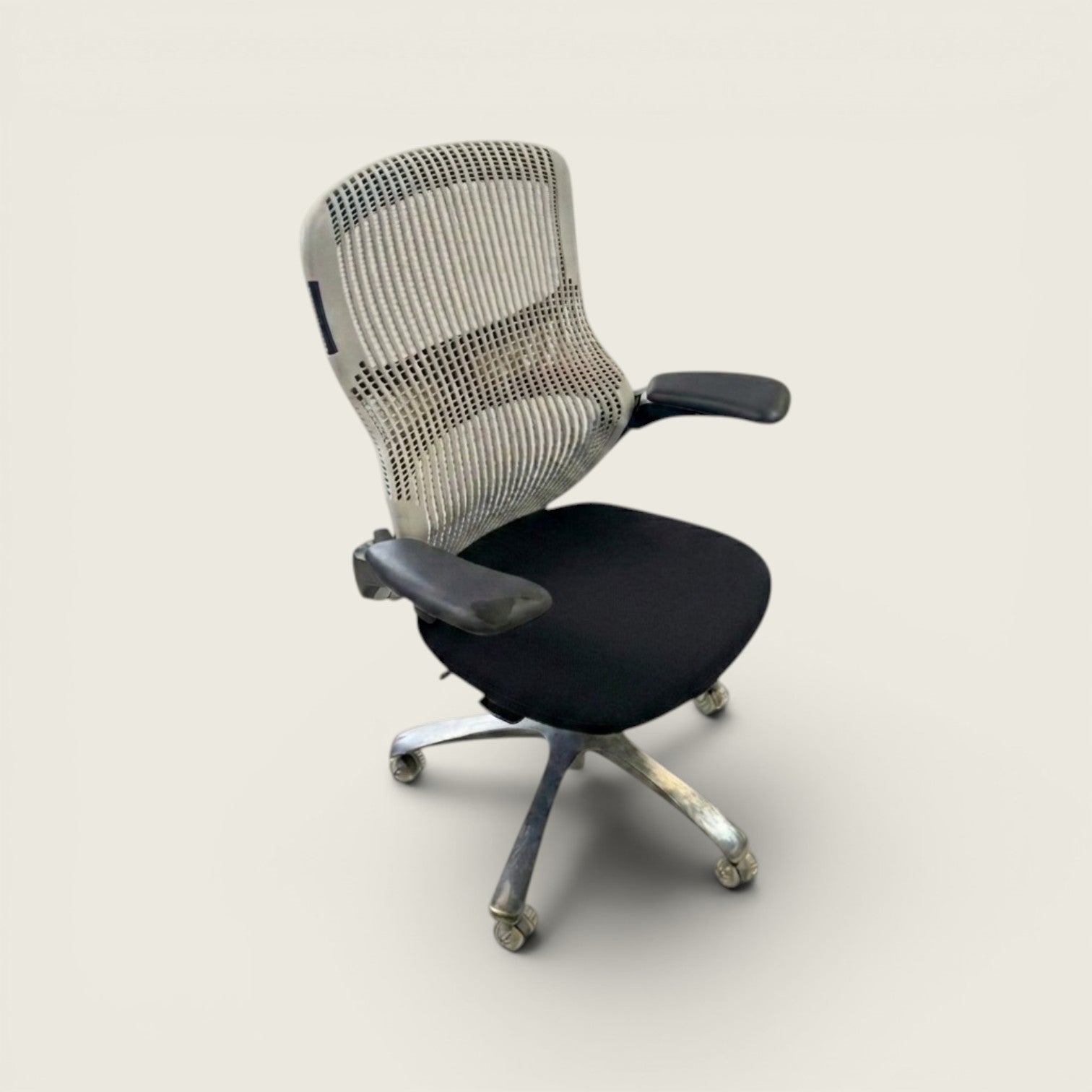Knoll: Generation - Task Chair in Black- Refurbished